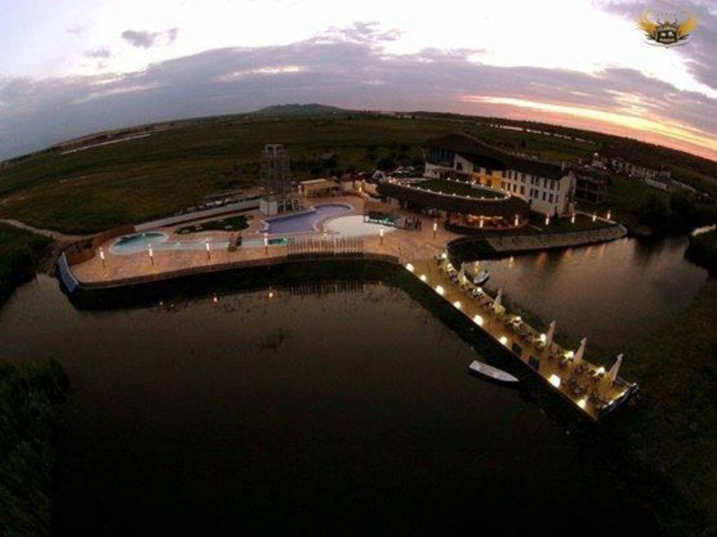 Peninsula Resort Murighiol Exterior photo